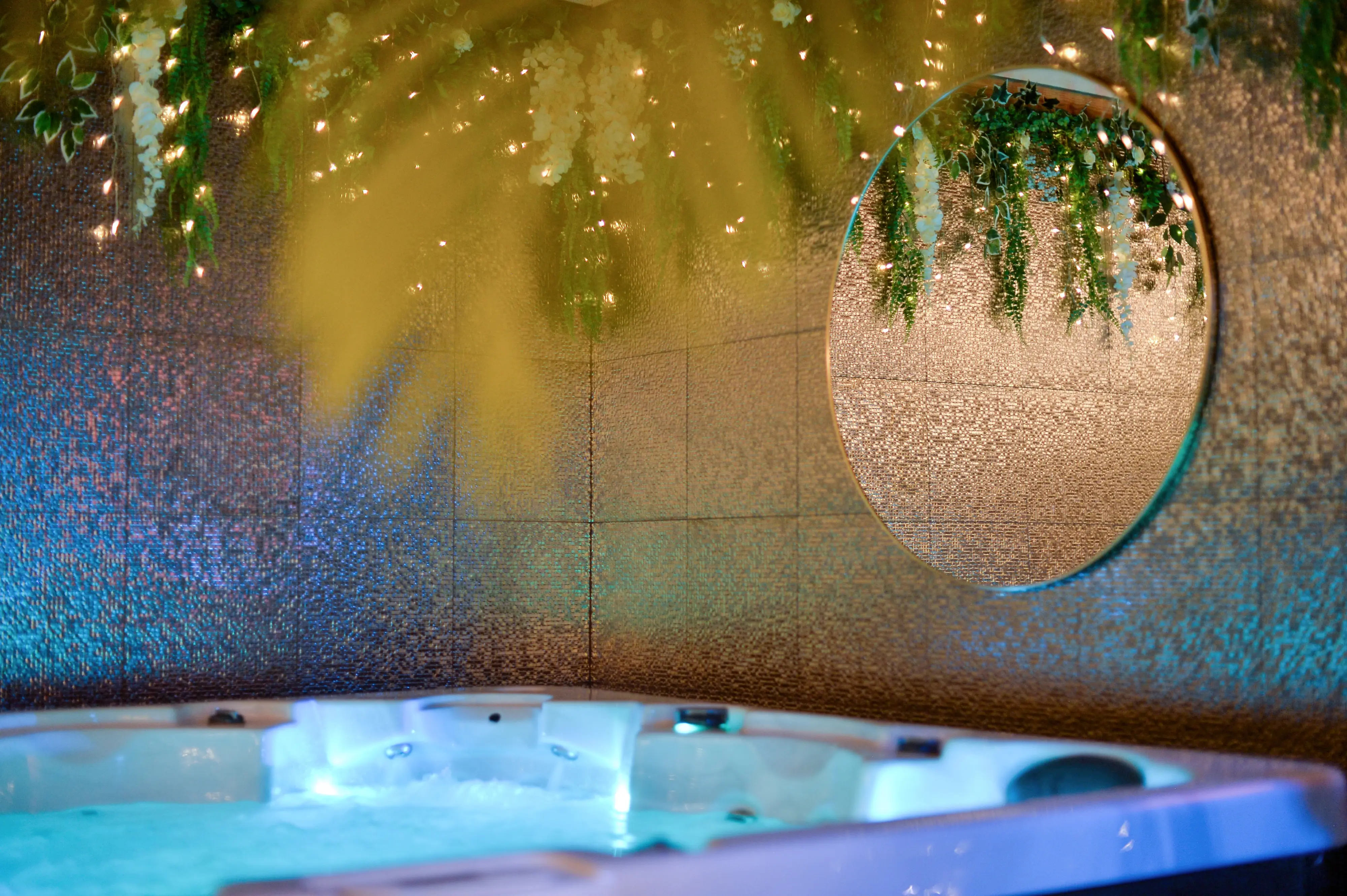Similar mirror and jacuzzi scene with foreground blur